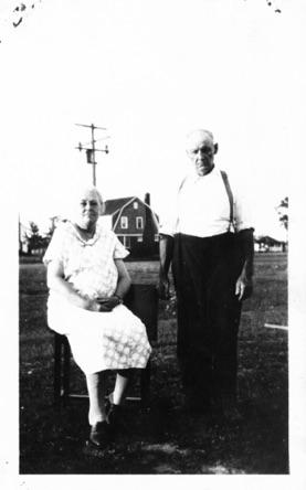 Grandma & Grandpa Carr, 11014 Auburndale @ 1930 (Don Grand Par).tiff